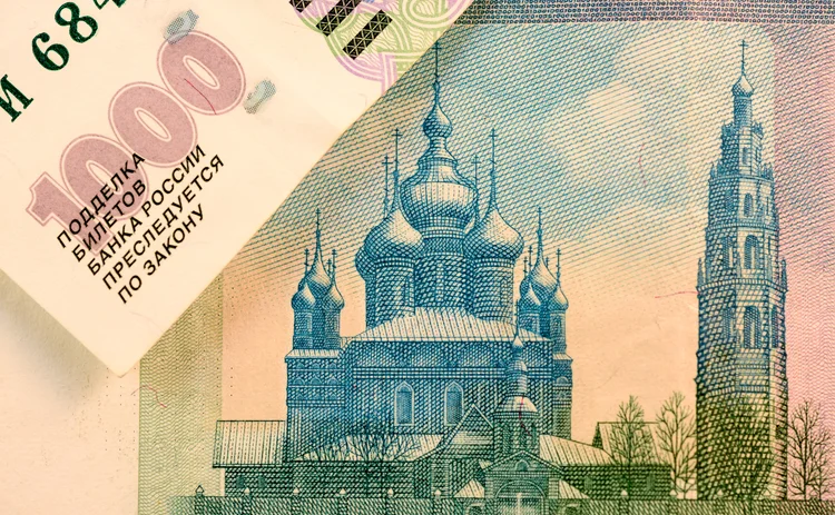 russia-ruble-note