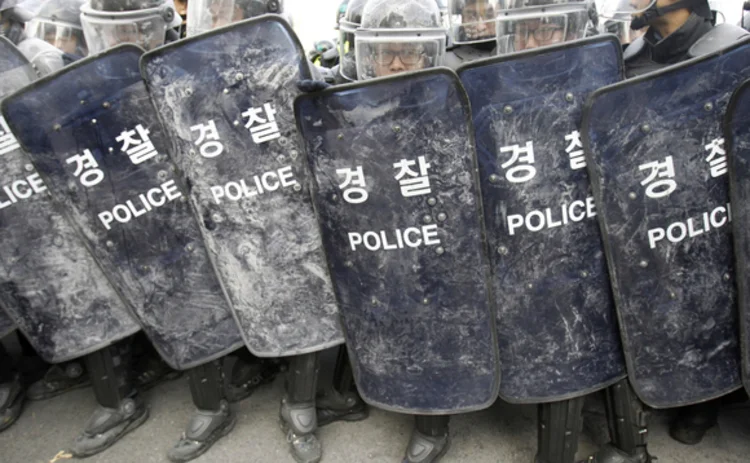 korea-riot-police