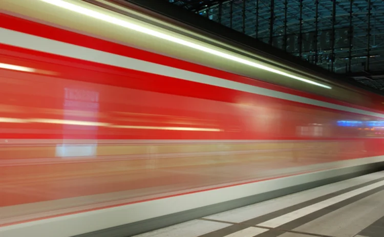 platform-train-blur