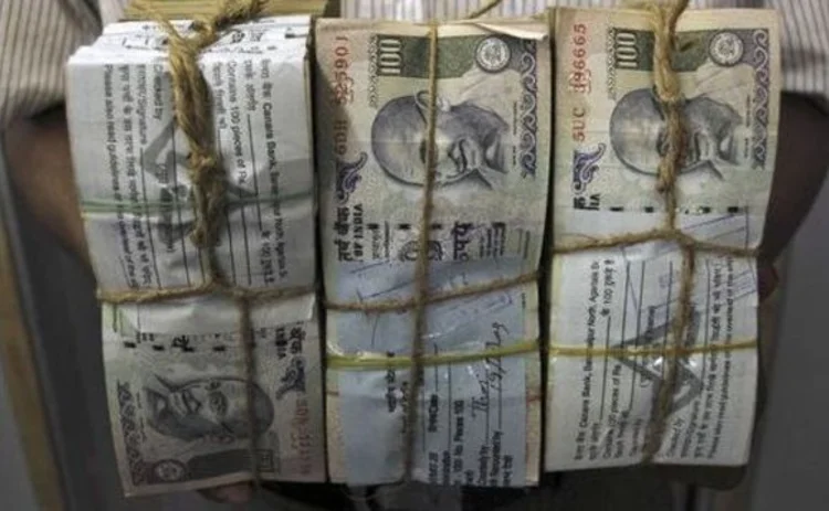 india-rupee-cash