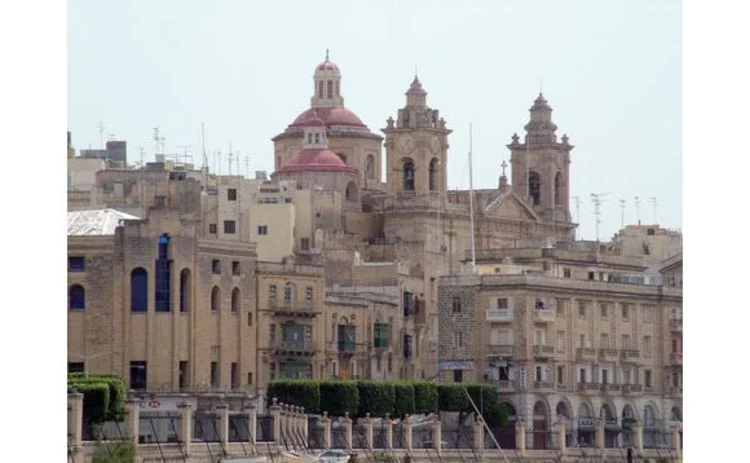 malta-cityscape-old-buildings-against-blue-sky