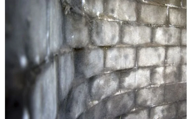 curved-grey-stone-wall-closeup-perspective